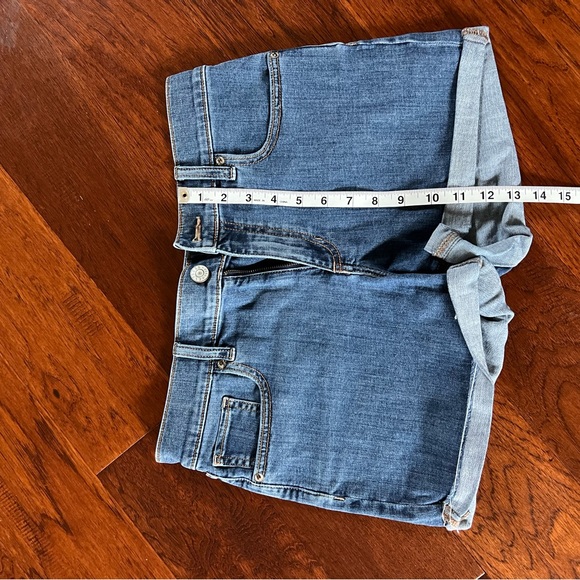 Express Mid Rise Jean Shorts - Picture 4 of 4